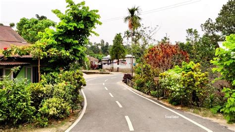 Mawlynnong: The Cleanest Village In Asia .